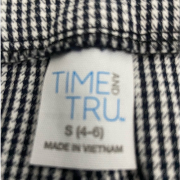 Time & Tru Small Black & White Check Bermuda Shorts  Size Small - Picture 4 of 5